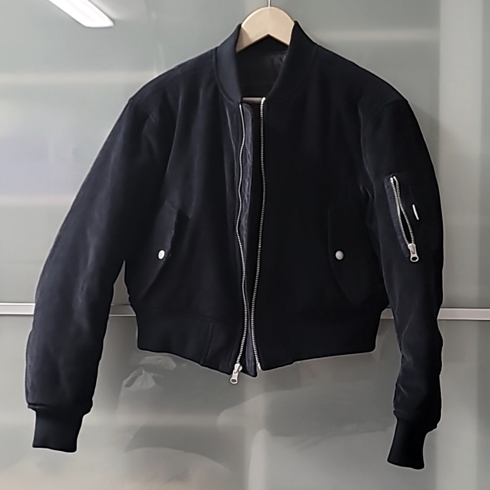 Instantfunk luxury bomber